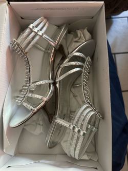 Ladies dress heels new in the box