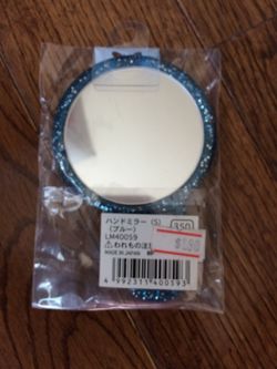 Hand mirror