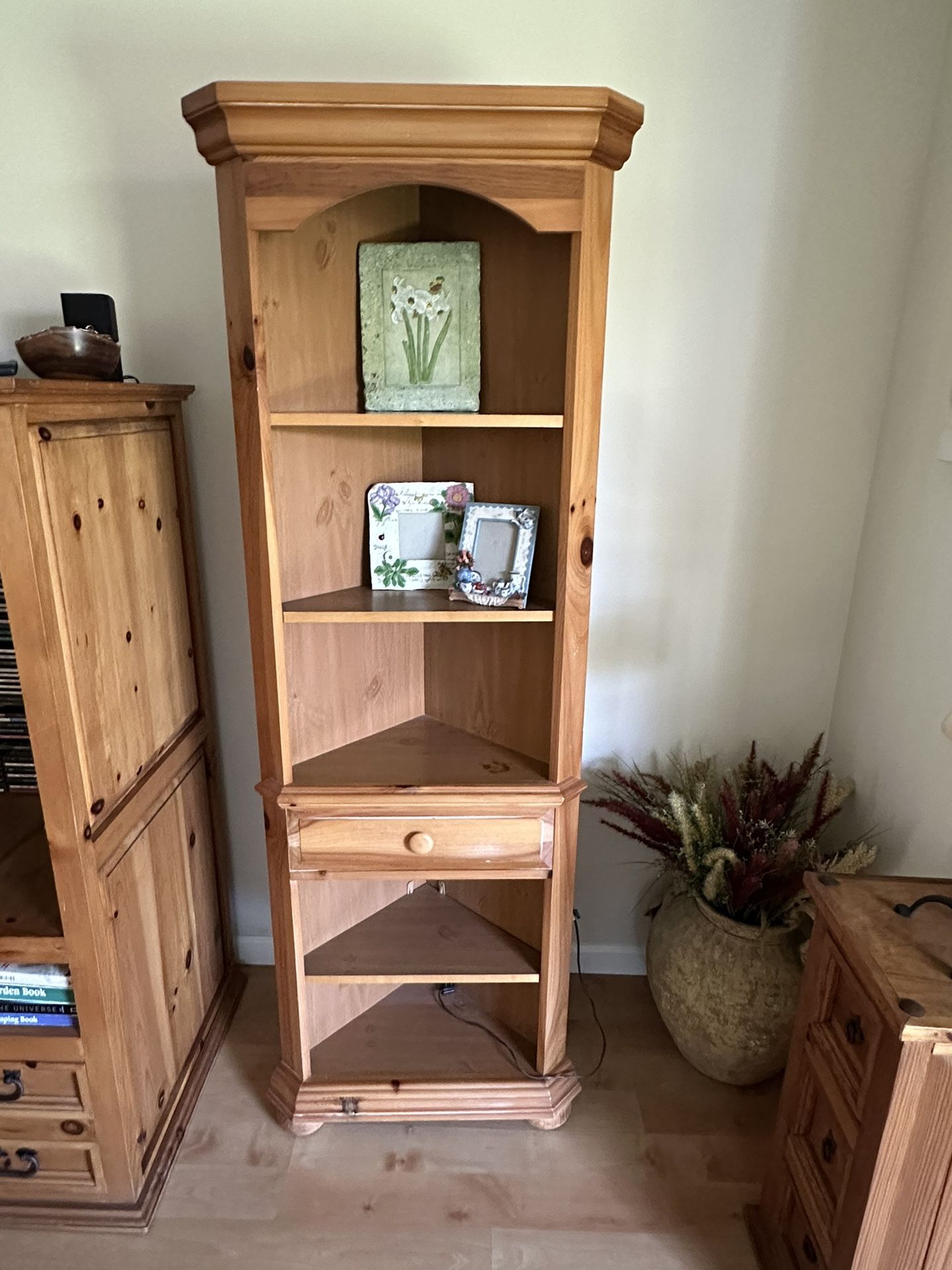 Shelf Unit