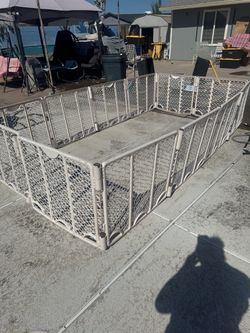 Child or pet security gate