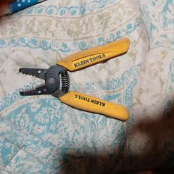 Klein Tools yellow handled wire strippers 11045