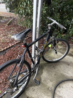 26 Cannondale Mountain Bike