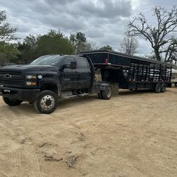 2013 Magnum Performance Livestock Trailer