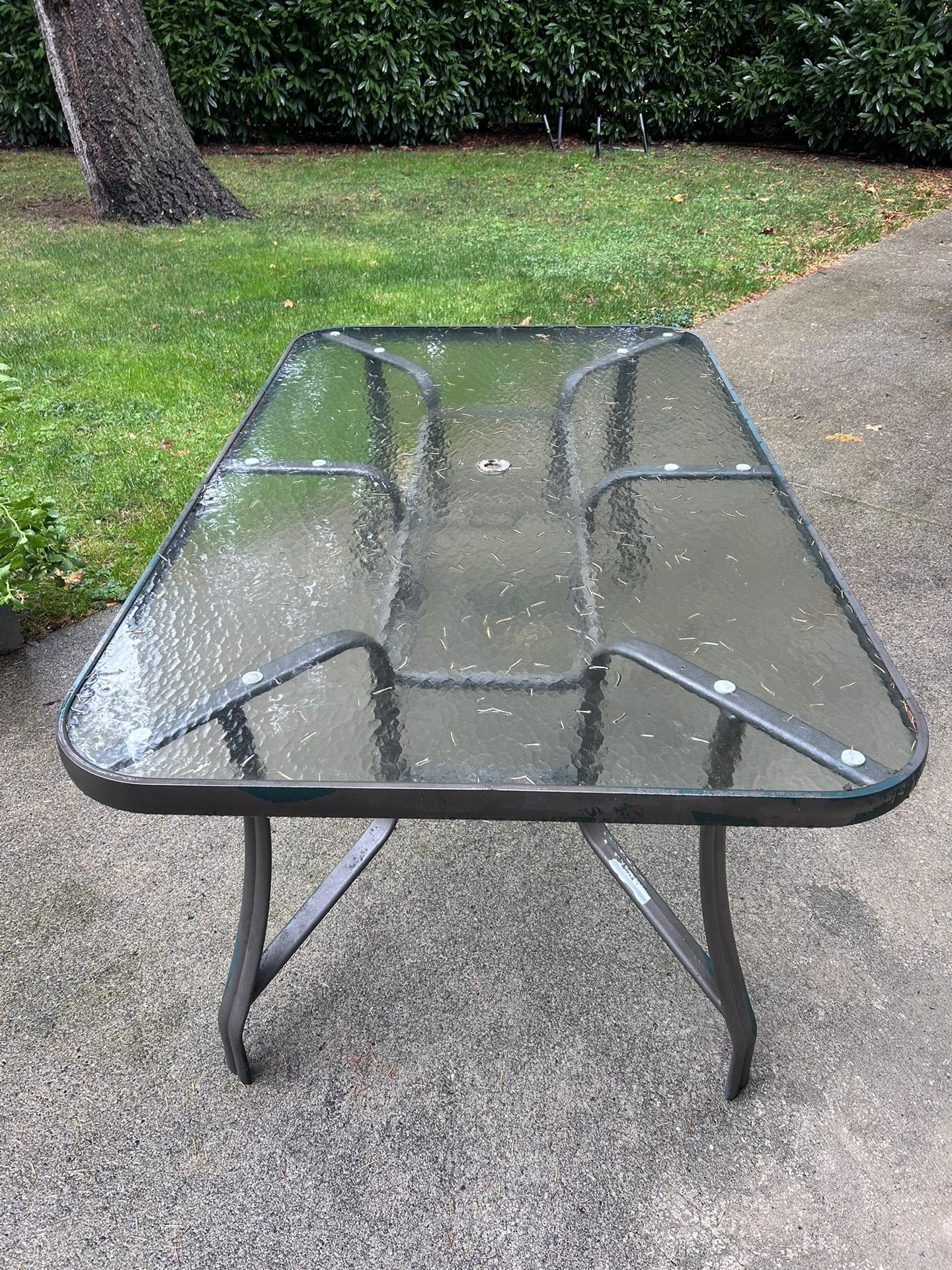 Patio Table - 6ft x 3.5ft - Needs Fresh Paint Job