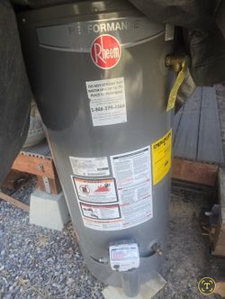 RHEEM 39 Gallon Gas Water Heater