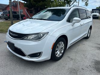 2018 Chrysler Pacifica touring