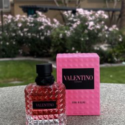 Valentino Women Perfume 