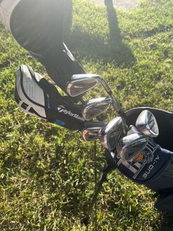TaylorMade SIM2 Golf Clubs w/ Driver, 5 W, Odyssey Putter & Bag