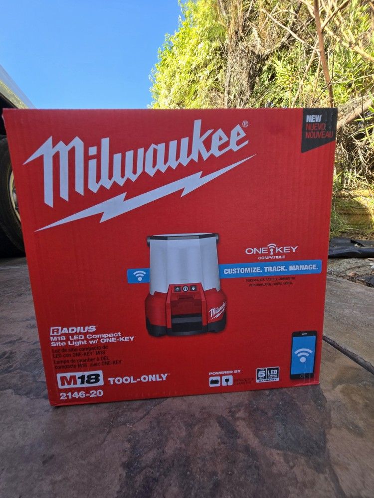Milwaukee 2146-20 M18 18V RADIUS LED Cordless One Key Site Light