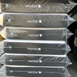 Nectar Mattress 

Nectar Premier queen Size - 13" Thick Memory foam mattress 

Brand new mattress 

Delivery available 