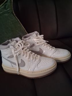Nikes Sneakers size  M 8.5 W 10