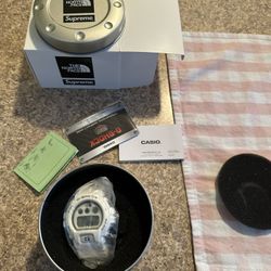 Supreme North face Watch