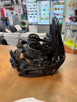 Burton genesis est M/L snowboard bindings located at sin city snowboards