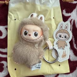 PIN FOR LOVE “B” PLUSH MINI LABUBU THE MONSTERS VINYL PLUSH PENDANT V4