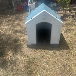 Dog House. Cage. N Dog kennel. 