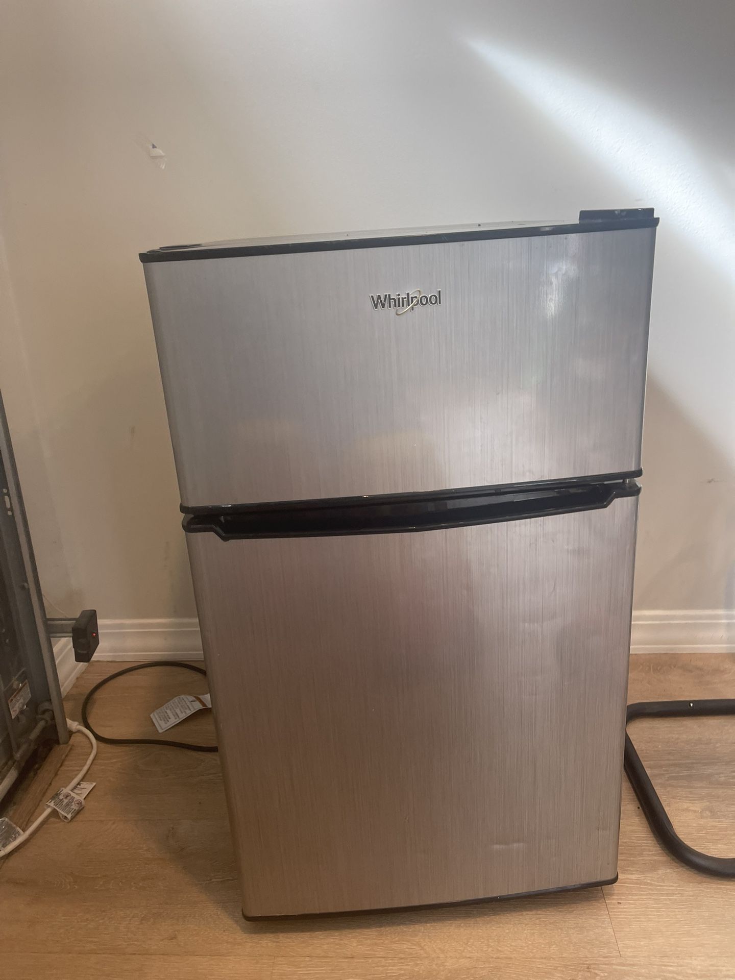 Whirlpool 3.1 Cu Ft Mini Refrigerator