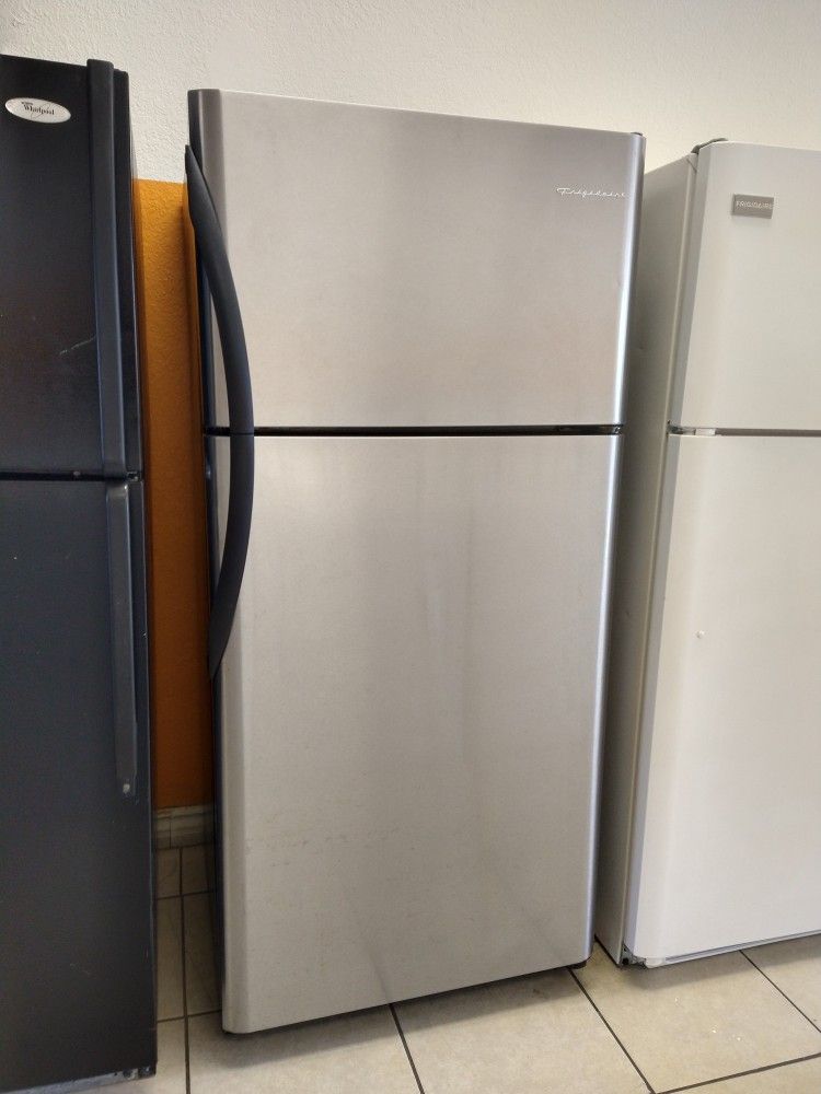 FRIGIDAIRE REFRIGERATOR