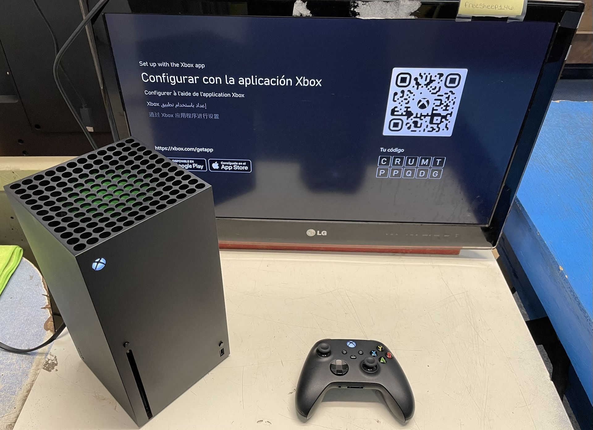 Xbox Series X w/Controller