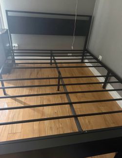 queen bedframe