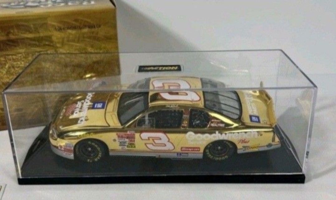 Dale Earnhardt 2001 Gold 1:24 Scale Dicast