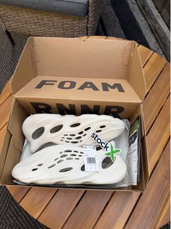 Yeezy foam rnnr sand size 13