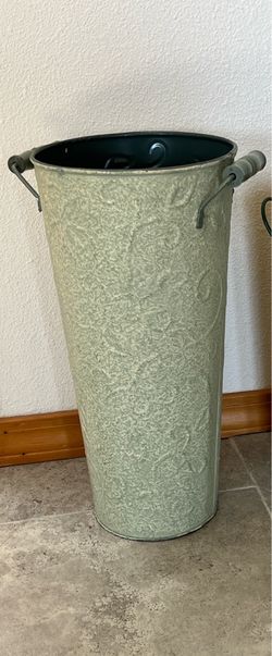 French Bucket Provençal Green color