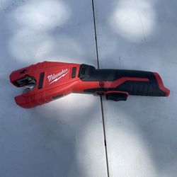 Milwaukee M12 12V Lithium-Ion Cordless Copper Tubing Cutter (Tool-Only)