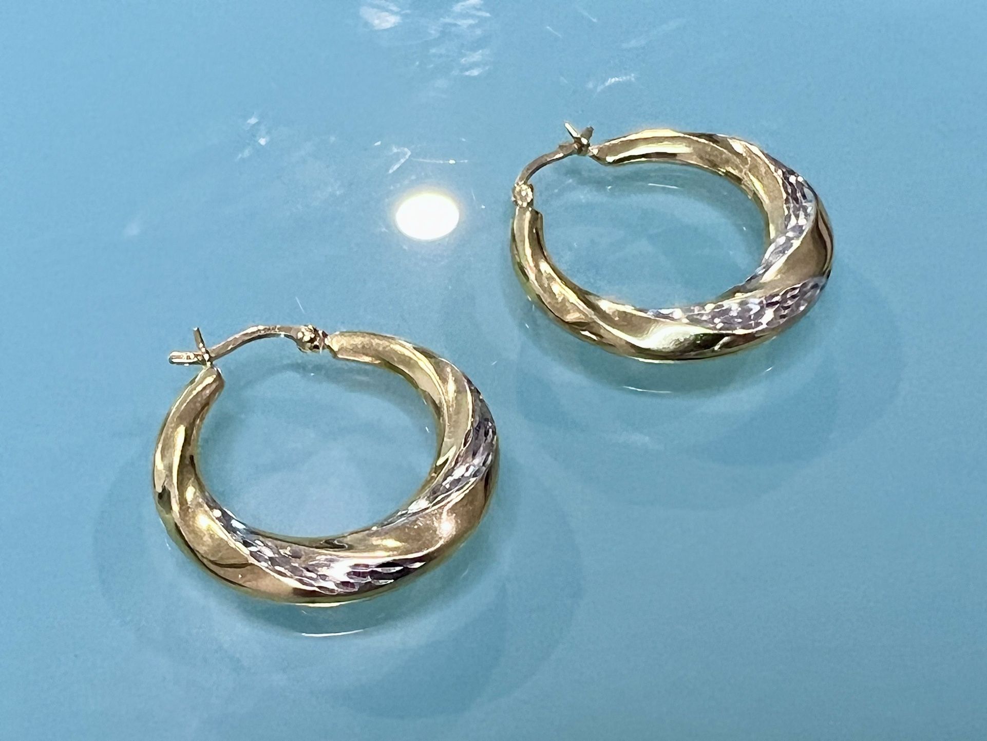 🎁 Fancy & Unique 14K Two Tone, Yellow & White Gold Ladies Hoop Earrings 🎁