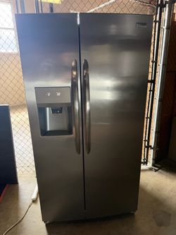 Frigidaire Gallery Side-by-Side Refrigerator