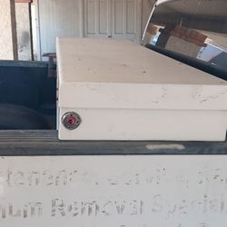 Truck tool box - works perfectly - Weather Guard 