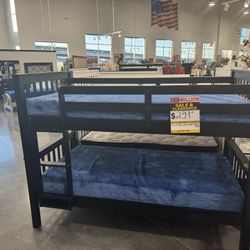 Twin Over Twin bunk Bed 