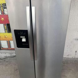 Fridge Side By Side 32  Inches Wide Like New 