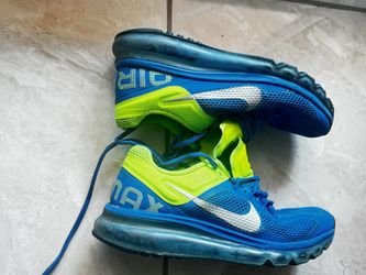 AIR MAX. TENNIS SHOES  NIKE. SIZE. 6. For Man Like New