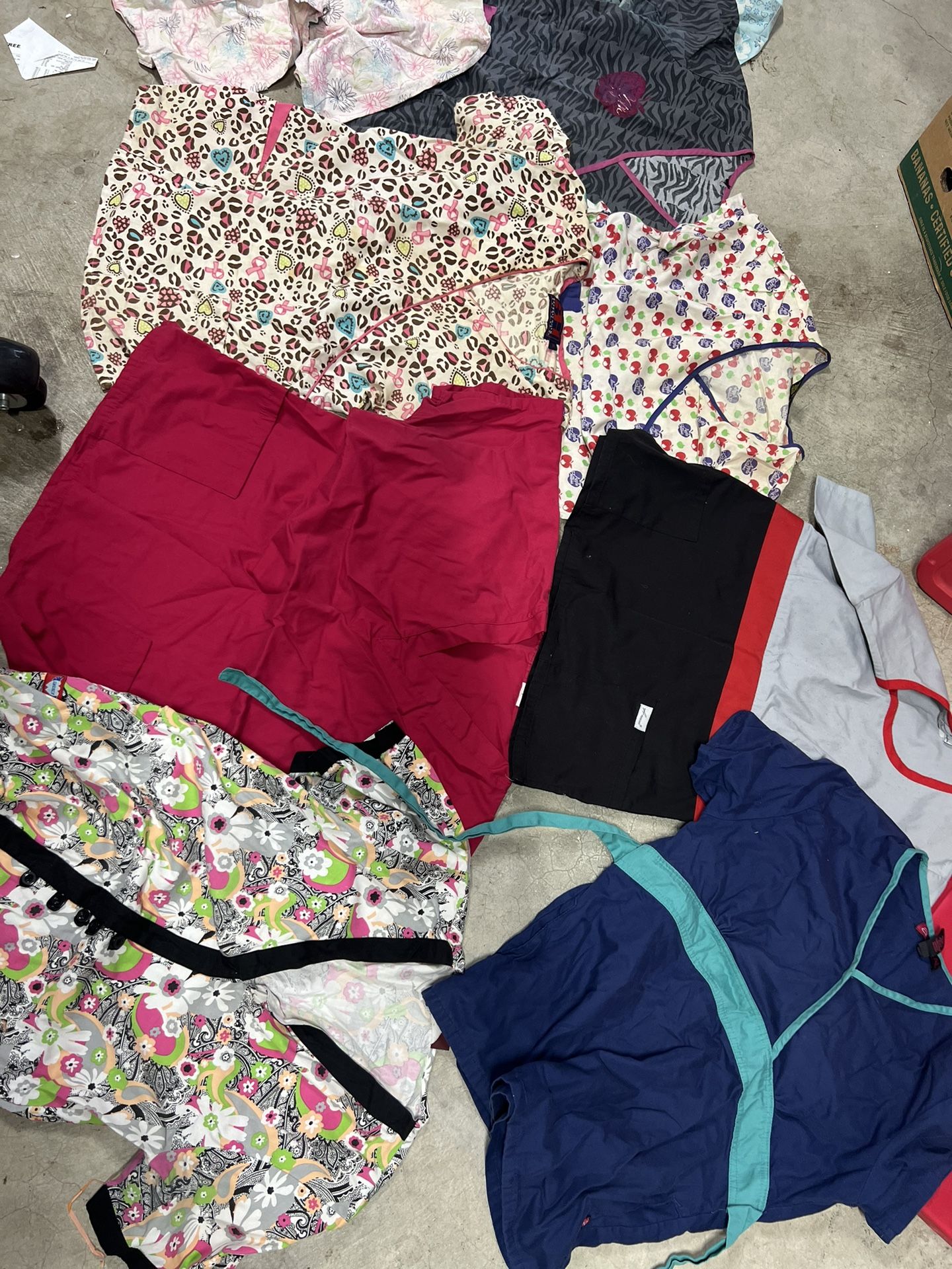 13 scrub tops -read description.. $10 For All