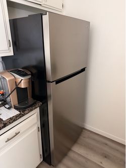 Vissani refrigerator used less than a year