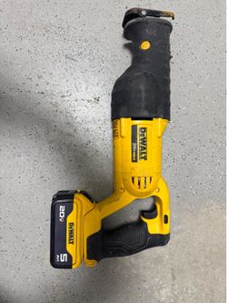 Dewalt Sawzall with battery