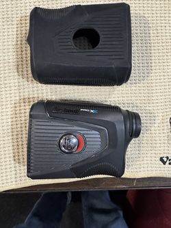 Bushnell Pro XE premium golf rangefinder with slope