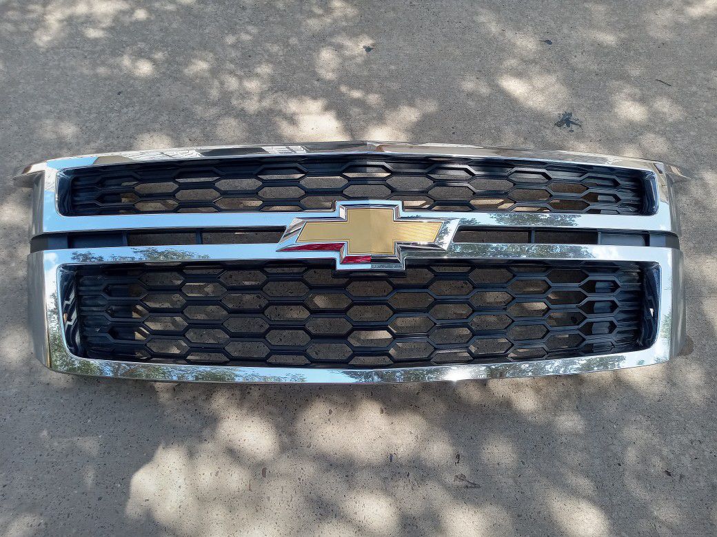 OEM 2015-2019 CHEVY TAHOE GRILLE  May Fit Othe Chevy Model.