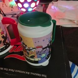 Vintage Walt Disney World All-Star Resorts Graphic Plastic Souvenir Cup!