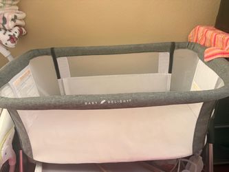 Baby delight baby bed