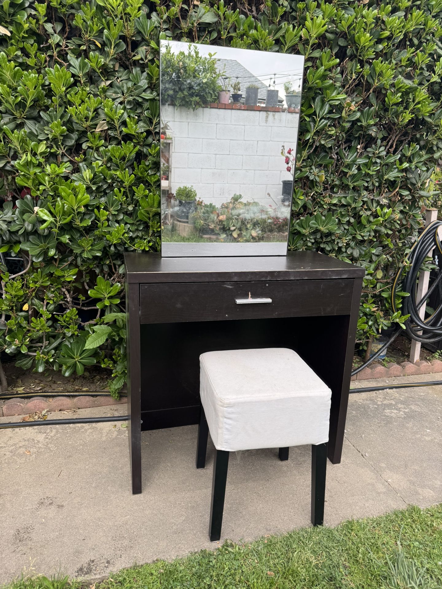 Vanity With Mirror Jewelry Cabinet / Mirror Jewelry Vanity Organizer, Jewelry Storage Cabinet with 1 Drawers And Small Stool