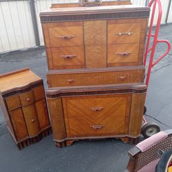 Antique dresser seturn that