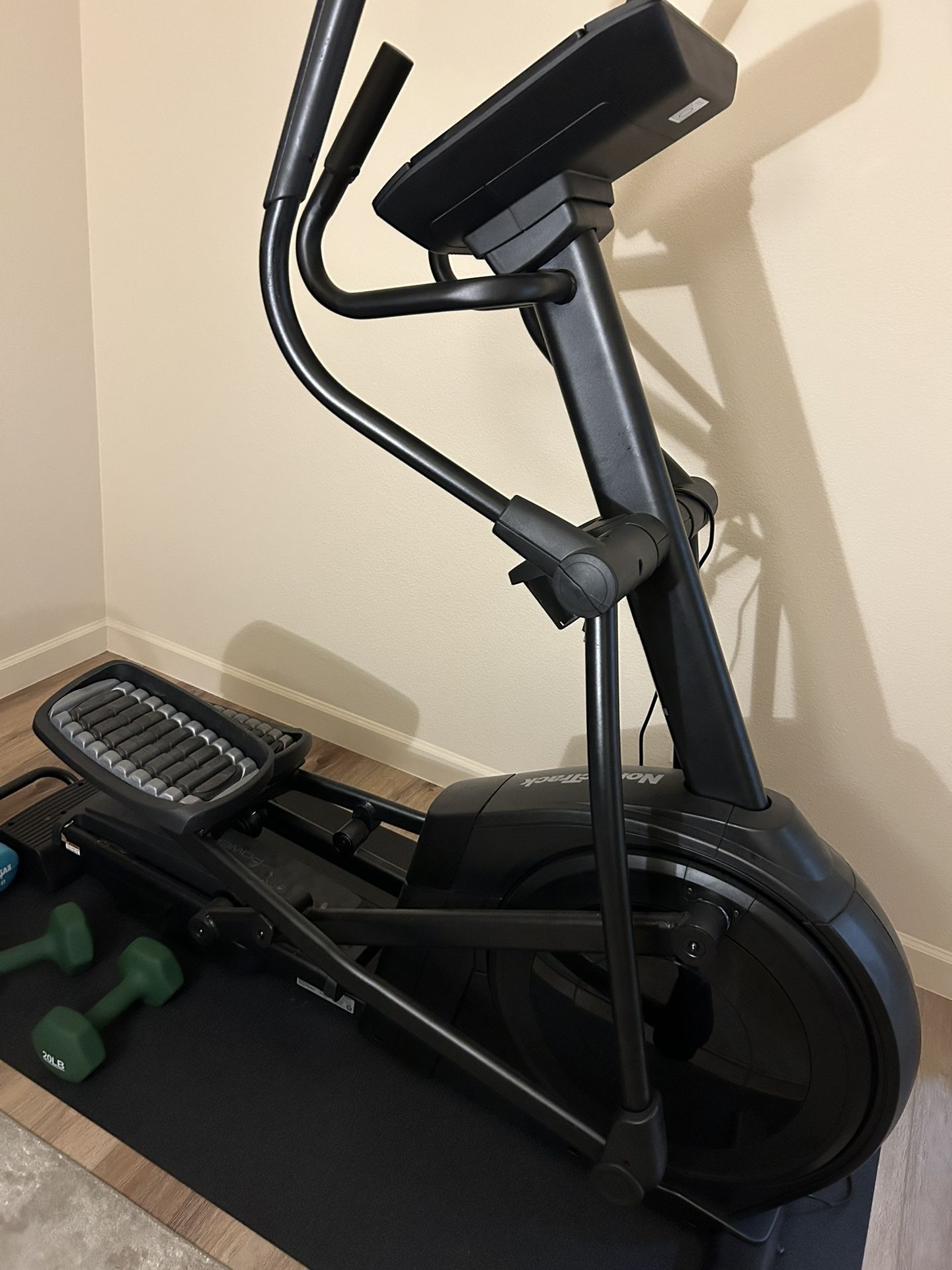 NordicTrack 14i AirGlide Elliptical - New!!