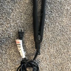 NUME Fashionista Flat Iron