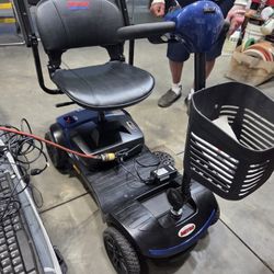 MOBILITY  SCOOTER 