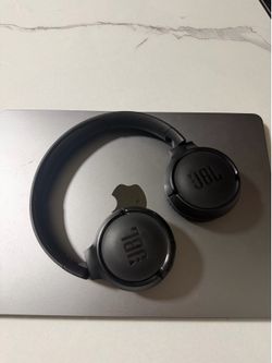 JBL headphone