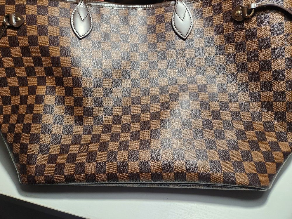 Authentic LOUIS VUITTON GM Damier Bag