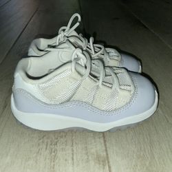 Nike Air Jordan 11 Retro Low Pure Violet Toddler Kids TD Size 6C 645107-101