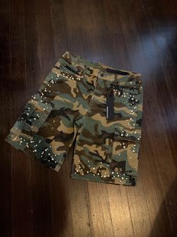 New camo shorts / jorts MNML style Valabasas style