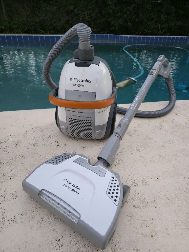 Vacuum Cleaner Canister Vacuum Cleaner Electrolux Oxygen EL6988 Rolling Wheeled Stick Vac